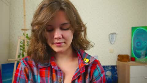 Snapshot of lyle_art chatting on December 2024 03:04:01 AM hi im Lyle online show from December 2024 03:04:01 AM