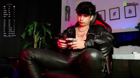 Lyle Bennett Freelance Model online show from February 2026 12:20:01 PM