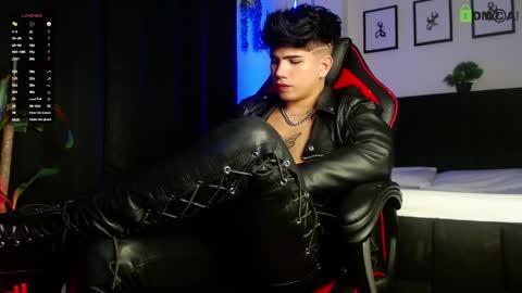 Lyle Bennett Freelance Model online show from May 2026 11:16:02 AM