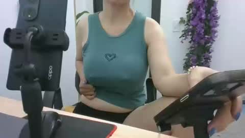 Snapshot of lyli_99 chatting on September 2025 10:59:01 AM lyli_99 online show from September 2025 10:59:01 AM
