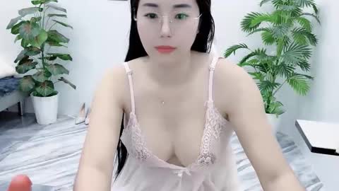 lyly_sweet97 online show from September 2025 11:41:01 PM