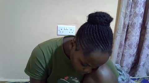 Snapshot of lyn_anna chatting on October 2025 07:52:02 AM lyn_anna online show from October 2025 07:52:02 AM