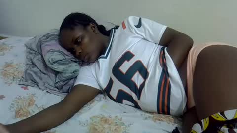 lyn_anna online show from June 2026 07:05:02 PM