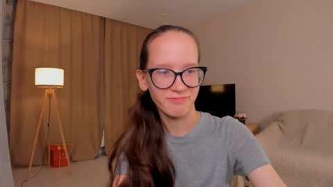 Sara online show from September 2025 04:11:01 PM