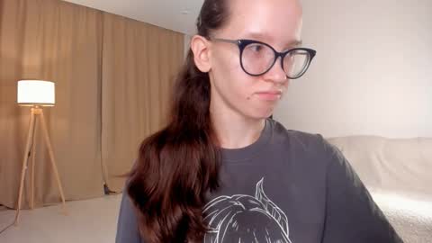 Sara online show from October 2025 04:20:02 PM