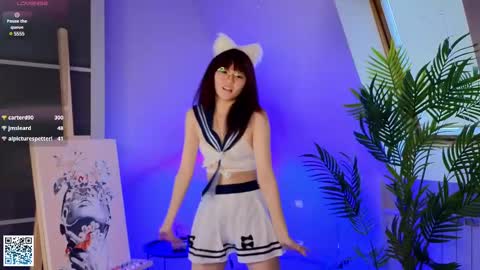 Snapshot of lyngrindle chatting on February 2025 12:40:01 PM Suki online show from February 2025 12:40:01 PM
