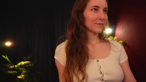 Snapshot of lynn_feline chatting on October 2025 03:29:02 AM Lynn online show from October 2025 03:29:02 AM