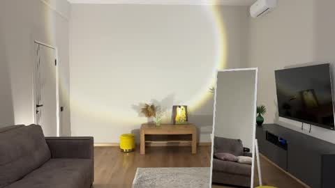 Snapshot of lynn_jackson chatting on April 2026 06:35:02 AM LYNN online show from April 2026 06:35:02 AM