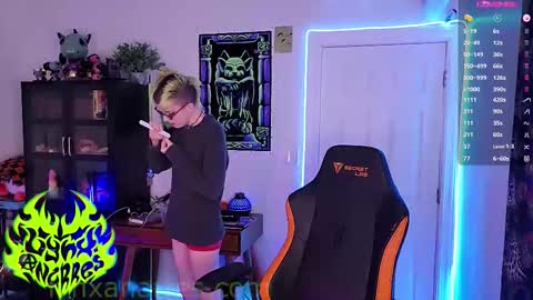 Snapshot of lynxanarres chatting on November 2025 04:56:01 AM Lynx Anarres online show from November 2025 04:56:01 AM