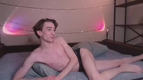 Snapshot of lyonfilm chatting on October 2025 08:20:01 PM KennyEliot online show from October 2025 08:20:01 PM