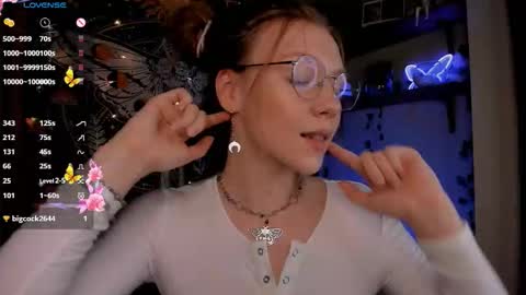 Snapshot of lyra_thenymph chatting on October 2025 10:40:02 AM Lyra online show from October 2025 10:40:02 AM