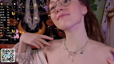 Snapshot of lyra_thenymph chatting on November 2025 12:10:01 AM Lyra online show from November 2025 12:10:01 AM