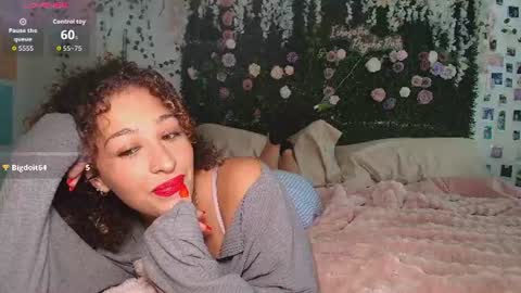 Snapshot of lyracovee chatting on June 2026 12:24:01 AM Lyra online show from June 2026 12:24:01 AM