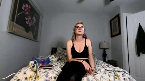 Lyra Greene online show from November 2025 04:45:02 AM