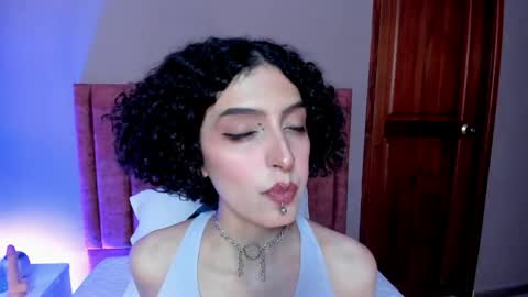 Lyravendrell online show from April 2026 02:03:01 AM