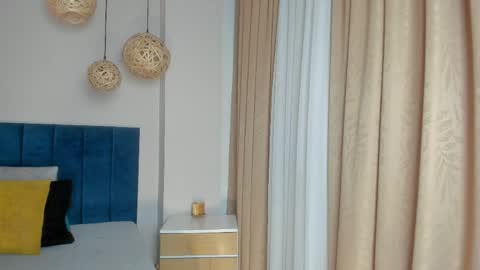 Lyravendrell online show from April 2026 12:08:01 AM