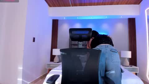 Lyssa  Everyday From 0700 to 1630 Col Time online show from October 2025 12:56:01 PM