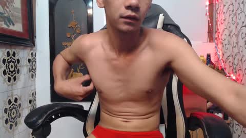 Snapshot of lyubovmoya3 chatting on December 2024 01:25:01 AM SWEETPINOY online show from December 2024 01:25:01 AM