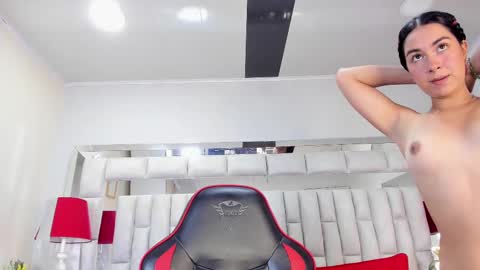 Snapshot of lyzzi_smith01 chatting on September 2025 09:07:02 PM Lizzy smith online show from September 2025 09:07:02 PM