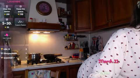 Snapshot of m00n8kiki chatting on March 2025 09:02:02 AM Ksu online show from March 2025 09:02:02 AM