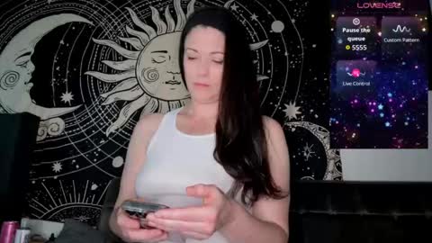 M0lly online show from May 2026 04:14:02 PM