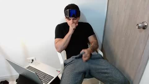 Snapshot of m1chaelx_ chatting on March 2026 03:54:01 AM MICHAEL online show from March 2026 03:54:01 AM