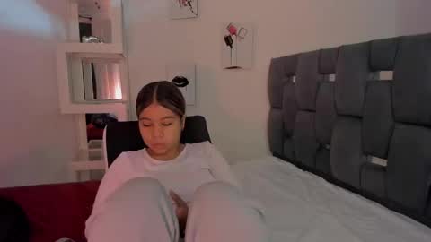 Mila online show from March 2026 03:40:01 PM