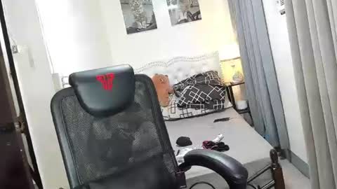 Snapshot of m1sspinay_yassie chatting on January 2025 10:39:02 AM Cutie Yassie online show from January 2025 10:39:02 AM