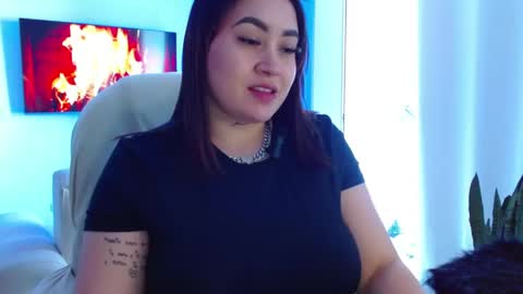 Snapshot of m33li chatting on May 2026 09:44:02 PM Meli online show from May 2026 09:44:02 PM