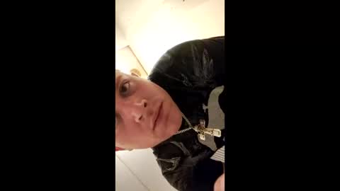 Snapshot of m831481 chatting on September 2025 05:49:01 PM Hotandhairy online show from September 2025 05:49:01 PM