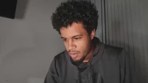 Snapshot of m_d_fl chatting on February 2026 04:11:01 AM MD online show from February 2026 04:11:01 AM