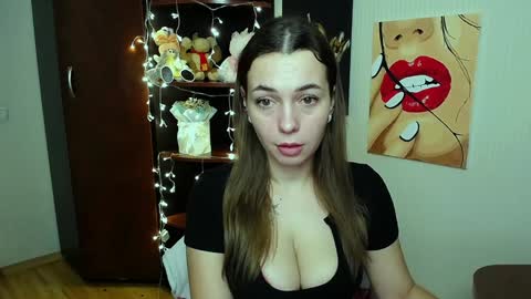 Vikki online show from January 2025 12:49:01 PM