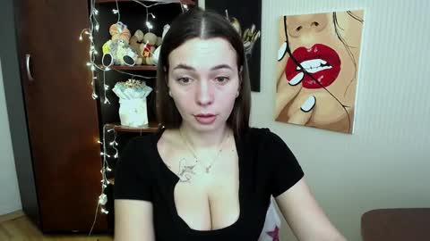 Vikki online show from March 2025 10:55:01 AM