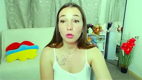 Snapshot of m_vikki chatting on June 2026 02:33:01 PM Vikki online show from June 2026 02:33:01 PM