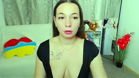 Snapshot of m_vikki chatting on June 2026 11:25:02 AM Vikki online show from June 2026 11:25:02 AM