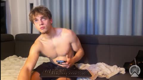 Snapshot of maaaaarieke chatting on October 2025 09:50:02 PM maaaaarieke online show from October 2025 09:50:02 PM