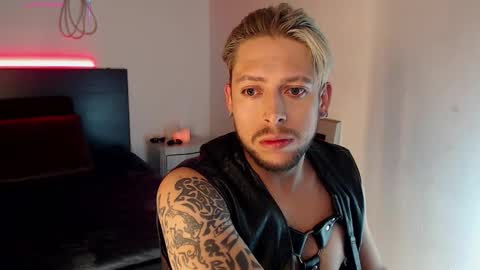 YES MASTER  online show from November 2025 04:14:01 AM