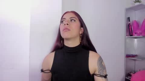 Snapshot of maazikeen chatting on October 2025 07:03:02 AM Mazikeen online show from October 2025 07:03:02 AM