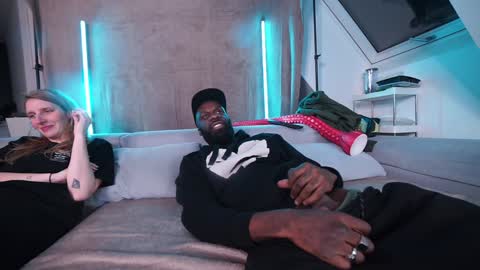 Snapshot of mac_troy chatting on December 2024 06:01:02 PM Mac Troy online show from December 2024 06:01:02 PM