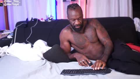 Snapshot of mac_troy chatting on September 2025 06:18:02 PM Mac Troy online show from September 2025 06:18:02 PM