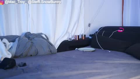 Mac Troy online show from November 2025 04:18:02 PM