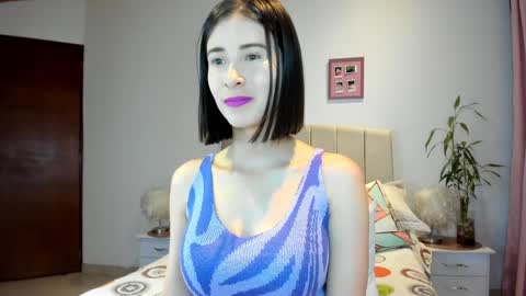 Snapshot of macarena_vallejo_ chatting on December 2024 01:47:01 AM Macarena online show from December 2024 01:47:01 AM
