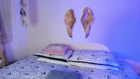 Macarena  online show from October 2025 10:21:02 PM