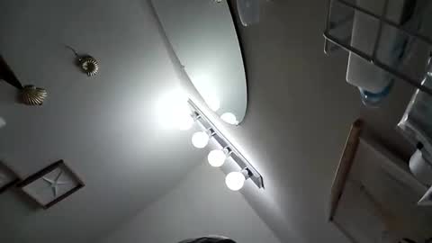 macbookman999 online show from December 2024 01:08:02 PM