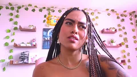 Macey Elliot Modelo Independiente online show from December 2024 04:28:01 PM