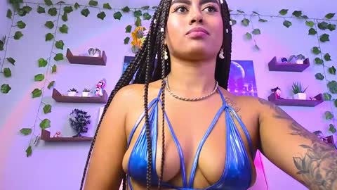 Macey Elliot Modelo Independiente online show from December 2024 02:06:02 PM