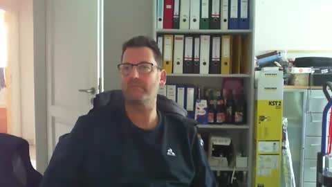 Snapshot of macfly67 chatting on November 2025 08:50:02 AM macfly67 online show from November 2025 08:50:02 AM