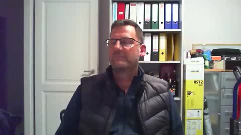 Snapshot of macfly67 chatting on December 2025 08:15:02 PM macfly67 online show from December 2025 08:15:02 PM