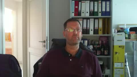 Snapshot of macfly67 chatting on December 2025 02:12:02 PM macfly67 online show from December 2025 02:12:02 PM