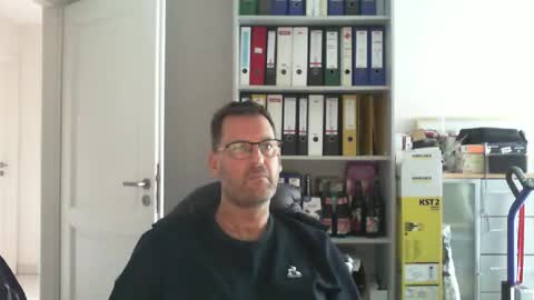 Snapshot of macfly67 chatting on December 2025 09:51:02 AM macfly67 online show from December 2025 09:51:02 AM